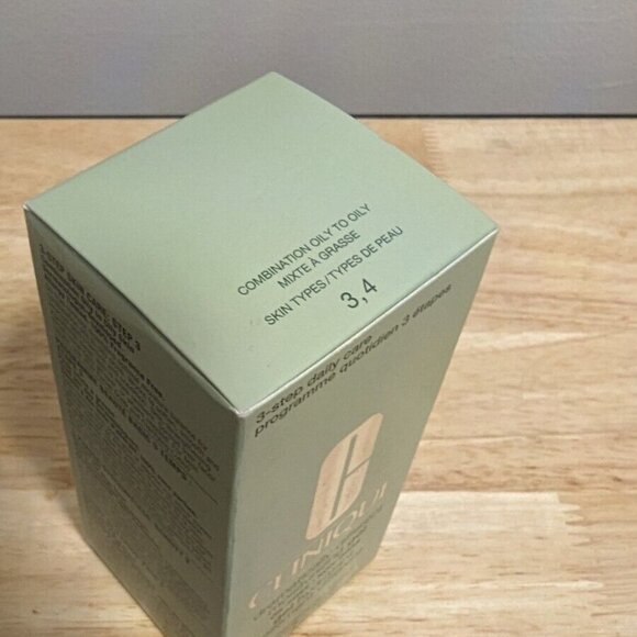 NEW Clinique Dramatically Different Moisturizing Gel, 4.2 oz (125ML) NIB - Picture 3 of 4